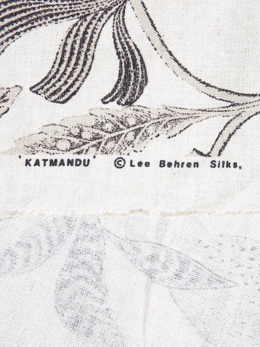 LEE BEHREN Vintage 'Katmandu' Botanical Bird Linen/Cotton Blend Designer Fabric - Picture 11 of 12